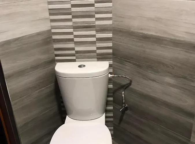 Viktoria Paradise Devin